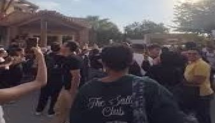 من أشد المدافعين عن حرب الإبادة.. طلاب الجامعة الأمريكية بالقاهرة يحتجون على استضافة دانيال كيرتز