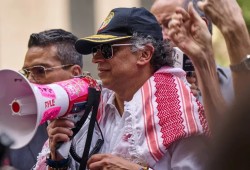 الرئيس الكولومبي يهاجم ترامب: يداه ملطختان بدماء الفلسطينيين
