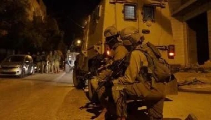 تصاعد التوتر في الأراضي الفلسطينية بعد التباطؤ الصهيوني في تنفيذ وقف إطلاق النار: والاحتلال يصيب شابًا في القدس