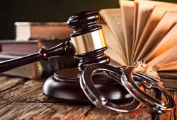 يسمح بالتحقيق دون محام.. قانون الإجراءات الجنائية "تمرير" في الوقت بدل الضائع