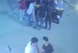مأساة الفولي تهز القليوبية.. فيديو يوثق لحظة الاعتداء الوحشي على شاب قُتل دفاعًا عن لقمة العيش