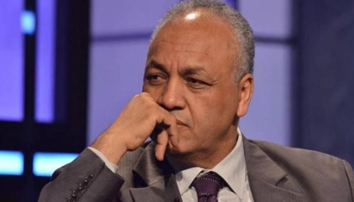 إيقاف برنامج مصطفى بكري... سقوط مدوٍ لأبواق السلطة في صراع حيتان السيسي