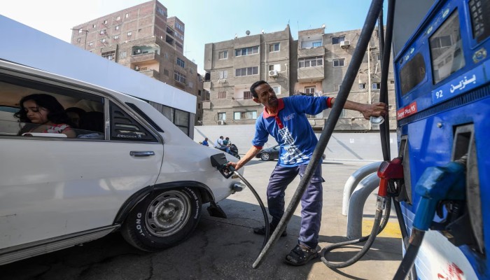 زيارة أسعار الوقود تجلب المزيد من المعاناة للمصريين