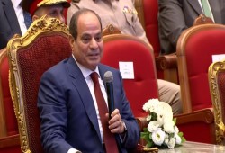 تبريرًا لفشله.. السيسي: ثورة يناير سبب الفوضى وضياع الدولة وأحداثها كلفت مصر 450 مليار دولار!