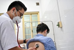 قبل دخول الشتاء.. 9 أعراض للالتهاب الرئوي تنذر بالخطر
