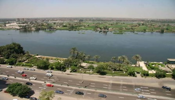 بعد انتقادات السيسي ووزارة الري بناء المواطنين مساكنهم على النيل... طرح 192 موقعا بضفاف النيل بالقاهرة للمستثمرين!!