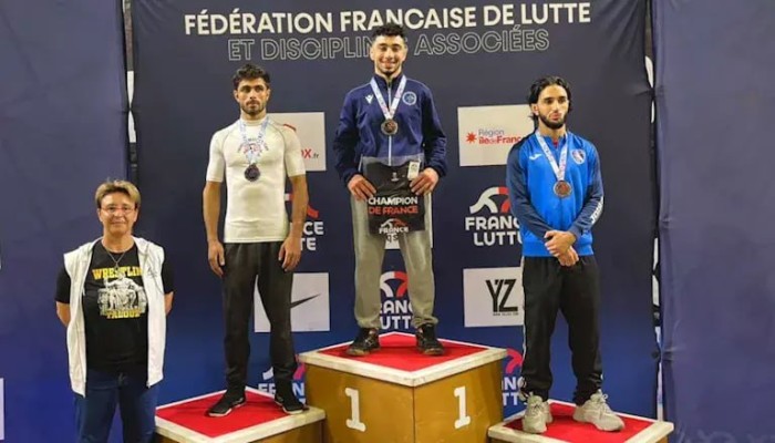 كنت باخد 1300 جنيه.. بطل العالم لمصارعة الشباب عبد الله شعبان يختار تمثيل فرنسا بدلاً من مصر بعد سنوات من الإهمال