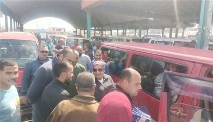 أزمة المواصلات تشتعل في دمياط.. الوقود يرتفع والتعريفة تلتهب وسط غياب الرقابة