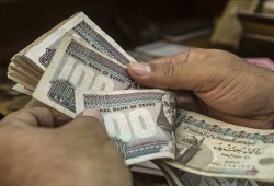 مطالبات برفع الحد الأدنى للأجور إلى 9 آلاف جنيه تماشيًا مع الآثار المترتبة على زيادة أسعار الوقود