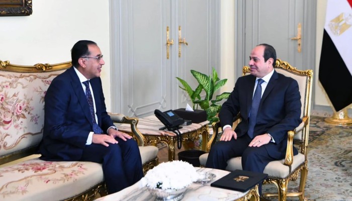 لماذا لا يُطبّق مصطفى مدبولي والسيسي ما يطالبان به الشعب من تحمل فاتورة الإصلاح الاقتصادي؟