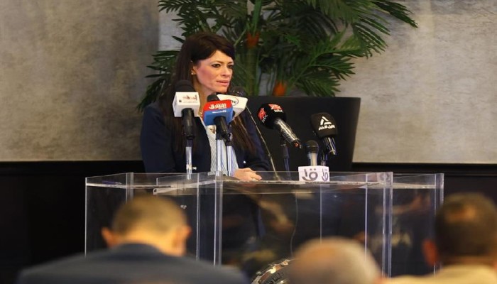 وزيرة التخطيط تبيع الوهم: “ديون مصر في المنطقة الآمنة”.. فلماذا نبيع الأصول لتسديد فواتير الفشل؟