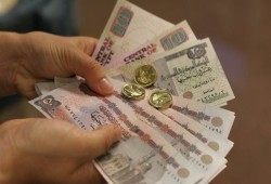 غضب برلماني ونقابي من تجاهل الحكومة مطالب رفع الحد الأدنى للأجور إلى 9 آلاف جنيه