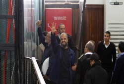 محمد البلتاجي على كرسي متحرك.. الإهمال الطبي ينهش أجساد المعارضين في سجون الانقلاب