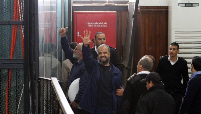 محمد البلتاجي على كرسي متحرك.. الإهمال الطبي ينهش أجساد المعارضين في سجون الانقلاب