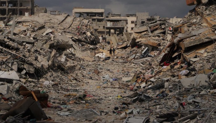 غزة تحت ركام الحرب: 61 مليون طن من الأنقاض وتهديد بيئي وصحي غير مسبوق