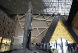 شاهد|| السيسي: المتحف هدية مصر للعالم... والمصريون يبحثون عن "هدية" تحميهم من الفقر وانهيار الرواتب والخدمات!!