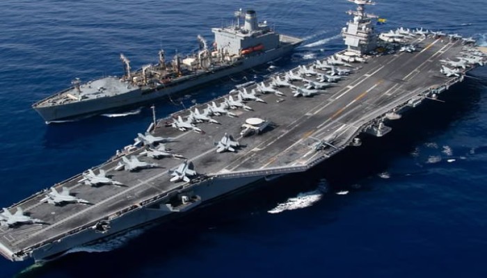 تصاعد المواجهة "الأميركية-الفنزويلية".. ترامب يرسل حاملة طائرات ومادورو ينشر منظومة دفاعات روسية