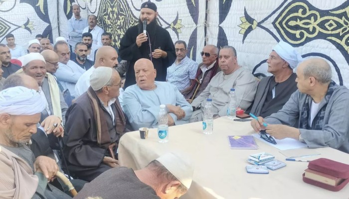 في جلسة عرفية.. أسرة مسيحية تُغرم مليون جنيه وتُجبر على الرحيل بعد اتهامات بخطف فتاة مسلمة بالصعيد