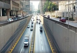 جنون الديكتاتور.. مصر تضيء شوارعها بالذهب لاستقبال ضيوف السيسي والمواطنون يغرقون بالفقر