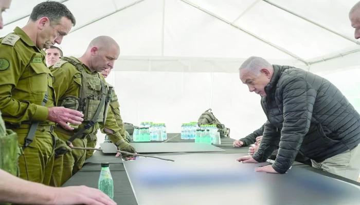 نتنياهو يعطي أوامر بقصف غزة.. أمريكا تحذر و"حماس" تؤكد تمسكها بتسليم باقي الرهائن