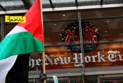 مئات الكتاب يقاطعون صحيفة نيويورك تايمز احتجاجا على انحيازها للسردية الصهيونية