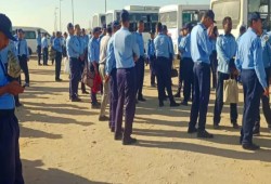 شاهد || رواتب قليلة وساعات طويلة وعقود مؤقتة.. عمال "مدينتي" ينظمون وقفة احتجاجية للمطالبة بحقوقهم المنهوبة