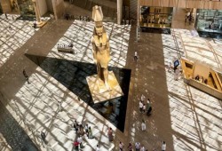 المتحف المصري الكبير.. لماذا عارض زاهي حواس فكرته؟ وسر غضب الزوار المصريين والأجانب