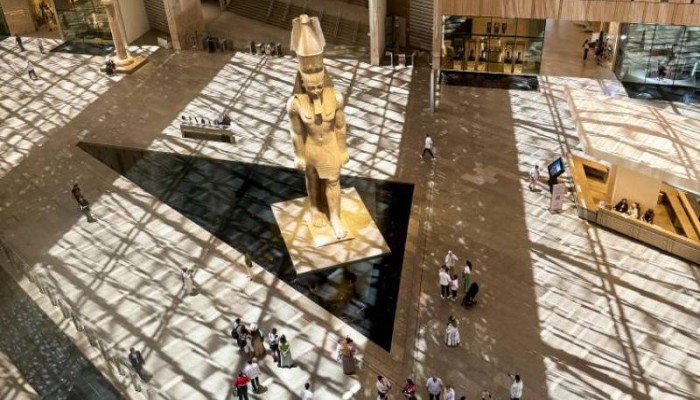 المتحف المصري الكبير.. لماذا عارض زاهي حواس فكرته؟ وسر غضب الزوار المصريين والأجانب