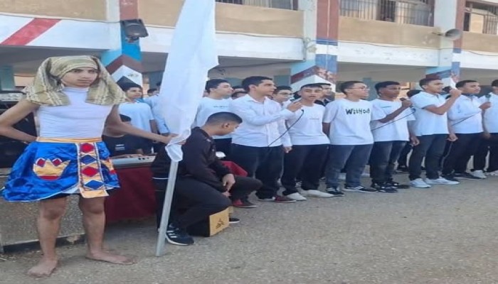 بين المصانع المغلقة والشركات المباعة وافتتاح المتحف الكبير... دعوة محافظ أسيوط الطلاب للاقتداء بالسيسي وهم وتغييب