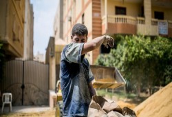 من الصعيد إلى القاهرة.. موجة احتجاجات عمالية تضرب المحافظات رفضًا لتقليص الأجور وتدهور المعيشة