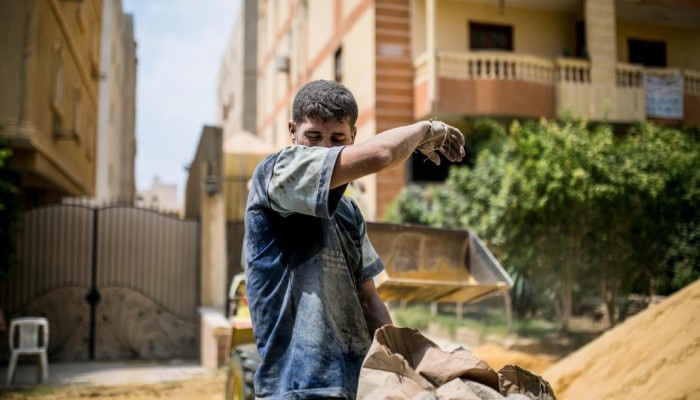 من الصعيد إلى القاهرة.. موجة احتجاجات عمالية تضرب المحافظات رفضًا لتقليص الأجور وتدهور المعيشة