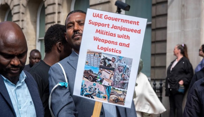 نواب بريطانيون يطالبون بوقف مبيعات الأسلحة للإمارات بعد تقارير عن استخدامها في مذابح دارفور
