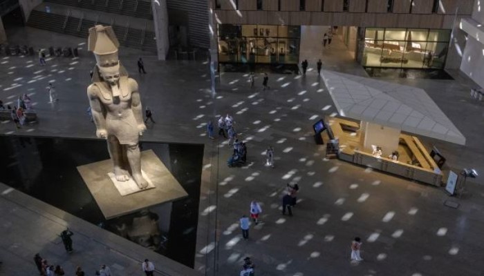 أسرار تصميم المتحف المصري الكبير., "روزين هينيجان" تكشف تفاصيل المكالمة التي غيرت حياتها هي وزوجها