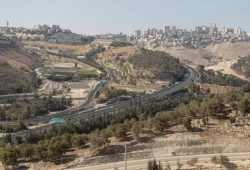 بعد حرب غزة.. الضفة تُحرق تدريجيًا: العنف ومخططات الضم يُسرِّعان تهجير الفلسطينيين
