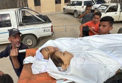 غزة: شهداء تحت الأنقاض وغارات إسرائيلية تطال الشجاعية وخان يونس وحماس تتهم واشنطن بتبرير الحصار