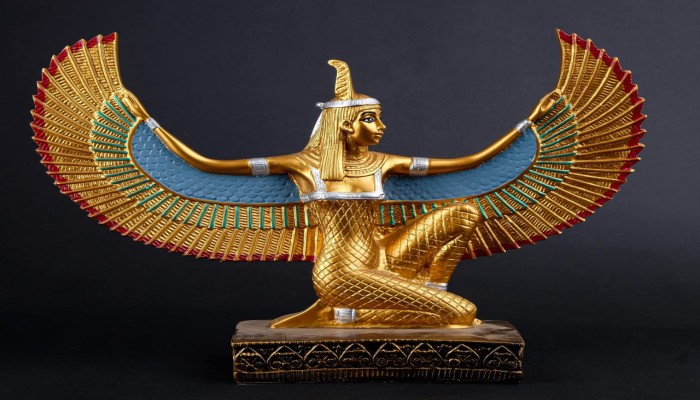 من "ماعت" أول دستور للضمير الإنساني إلى التطبيل: كيف داس نظام السيسي على دستور العدالة القديم؟