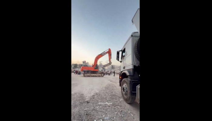 فيديو || الوفد المصري ينجح في انتشال جثامين جنود الاحتلال بغزة وسط إشراف الصليب الأحمر وتنسيق مع حماس