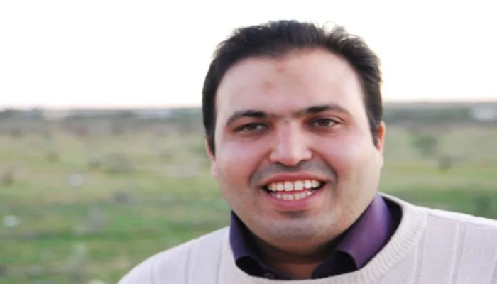 زوجة المعتقل "محمد القصاص" تناشد السماح له بوداع والدته المريضة