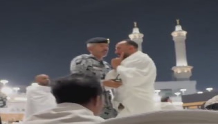 اعتقال معتمر مصري داخل الحرم المكي بعد دفاعه عن سيدة: صفعة للسيسي ومكسب إماراتي