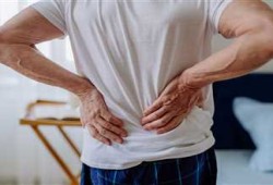 الوقاية أفضل علاج.. 8 عادات يومية تساعد على تجنب آلام الظهر 