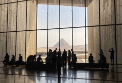 منوكل || هل يطرح المتحف المصري الكبير في القاهرة أسئلة أكثر مما يجيب؟