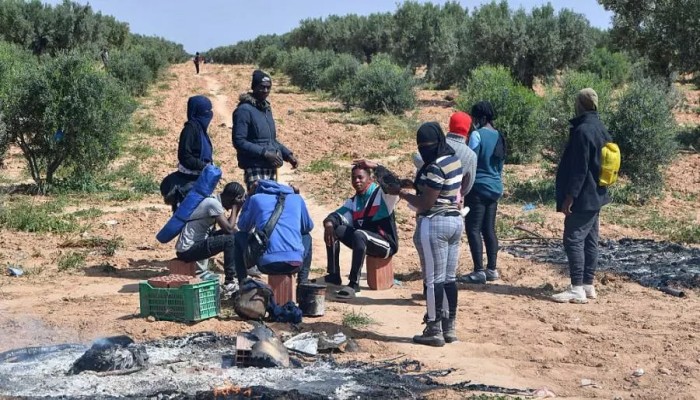 العفو الدولية تدين انتهاكات حقوق المهاجرين في تونس وسط حملة قمع للمجتمع المدني