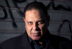 "سكت عن جرائم 12 عامًا للسيسي".. الأسواني يشعل موجة غضب بسبب الهجوم على "الإخوان" 