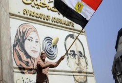 في عهد السيسي… دولة تُغدِق على المقرّبين وتترك صحفييها في الهشاشة