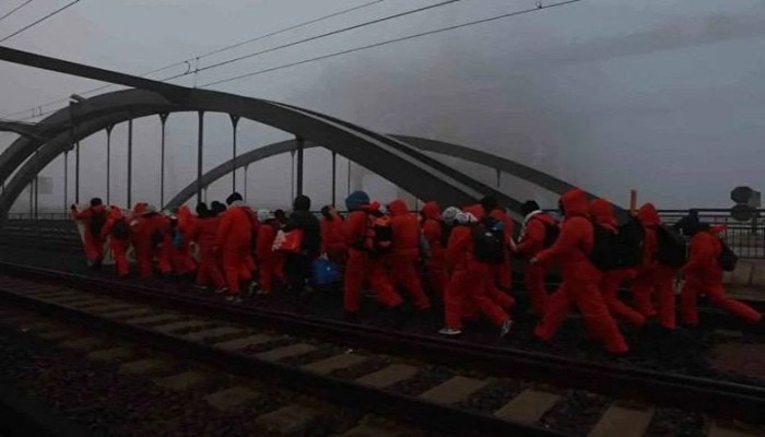 إغلاق خط السكك الحديدية نحو ميناء هامبورغ بألمانيا احتجاجًا على تصدير الأسلحة لإسرائيل