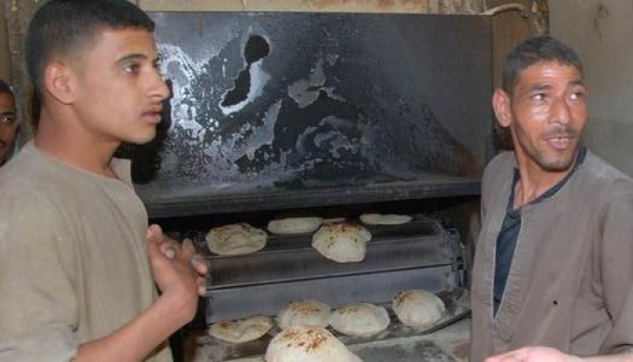 أصحاب المخابز بين توجيهات التموين لخفض وزن الرغيف لـ 73 جرامًا لتعويض الخسائر وشكاوى المواطنين