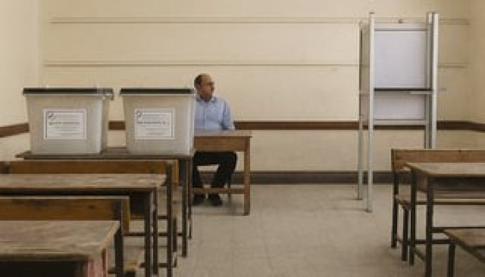 لا جديد مع انتهاء اليوم الأول من المسرحية الانتخابية.. “نواب السيسي” بين اللجان الخاوية وتلميع الاستبداد