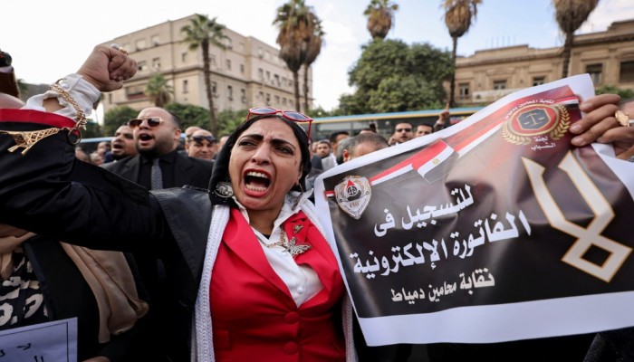 في جمهورية القهر.. الانقلاب يسجن المدافعين عن العدالة: أكثر من 300 محامٍ بين جدران القمع والتعذيب