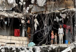 ذا نيو هيومانتريان || الحرب في غزة لم تنتهِ، بل تغيّر إيقاعها