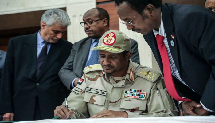 ذا كونفرزيشن|| لماذا انحدر السودان إلى مذابح جماعية؟ الجواب أعمق من صراع عرقي بسيط